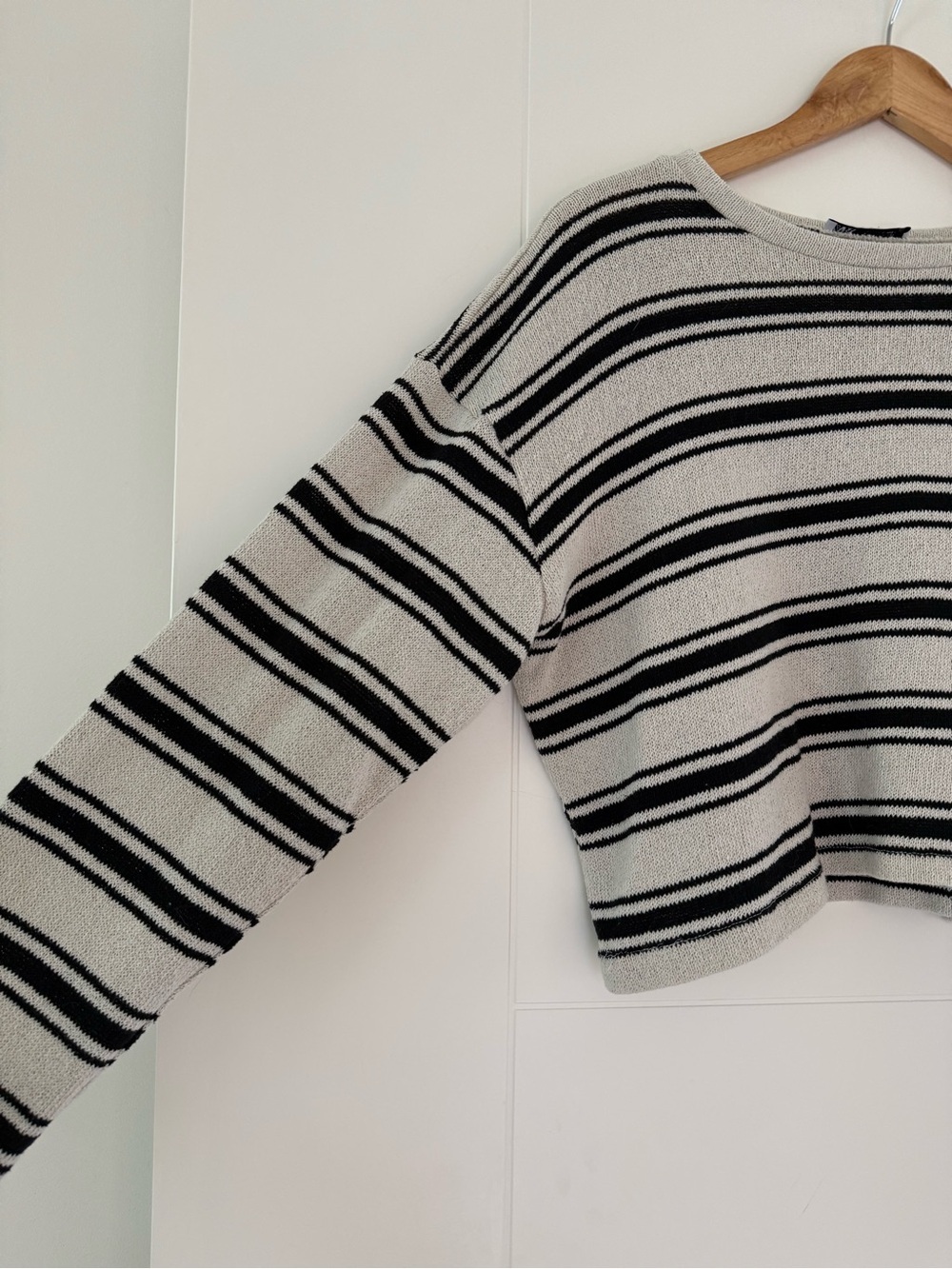 Zara Lightweight Stripped Cropped Sweater, size medium. - Picture 4 of 5